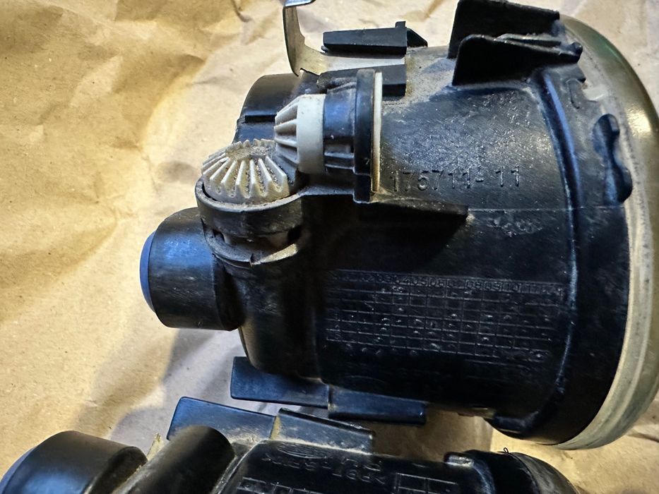 Продам противотуманные фары bmw x3 f25