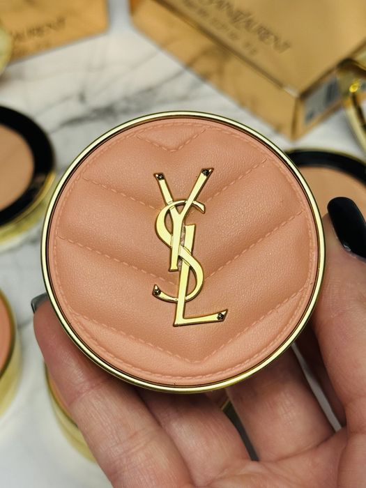 Рум'яна Yves Saint Laurent 24