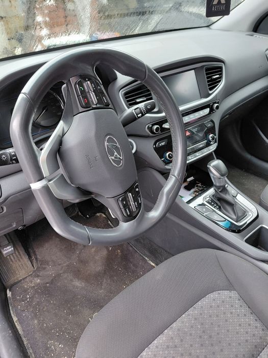 Ионик заряжаемый гибрид продам