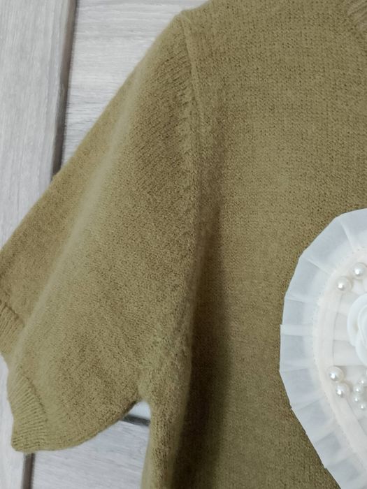 Nowy sweterek damski z krótkim rękawem