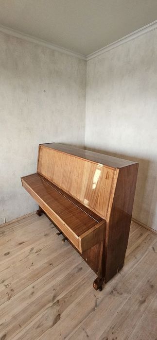 Віддам безкоштовно піаніно УКРАЇНА