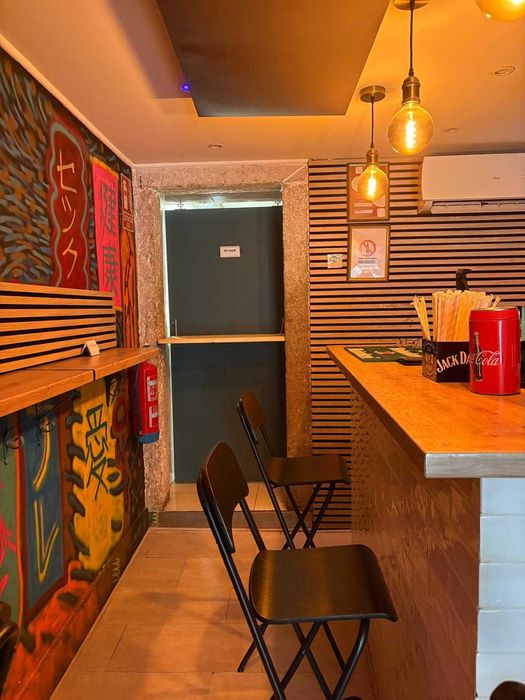 Restaurante com bar no bairro Alto