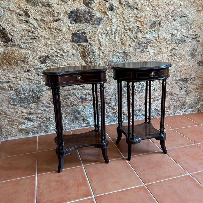 Mesa de Apoio Clássica Pé Alto