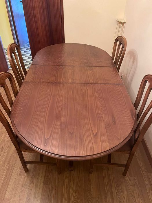 Mesa de madeira extensível