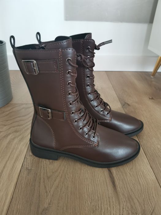 Damskie buty oficerki botki