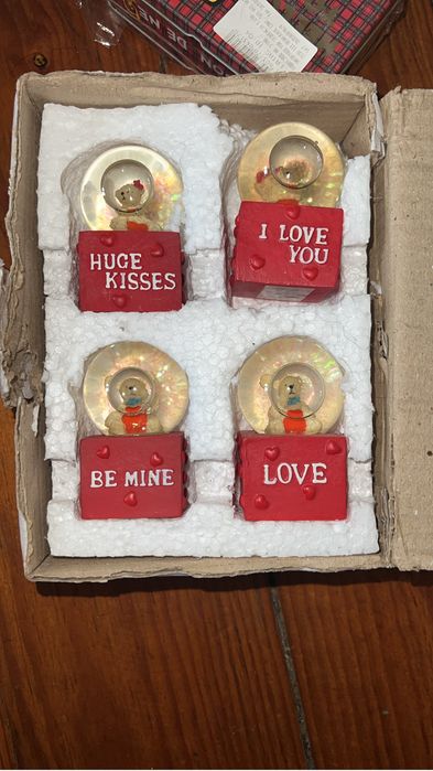 Decorative Orbs Containing Water and Glitter Inside
