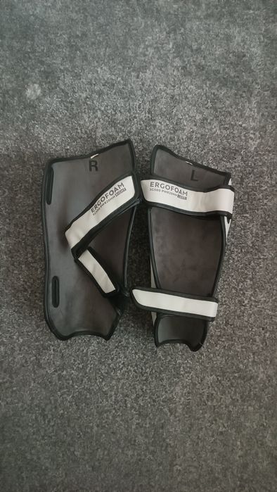 Ochraniacze na piszczele - Decathlon