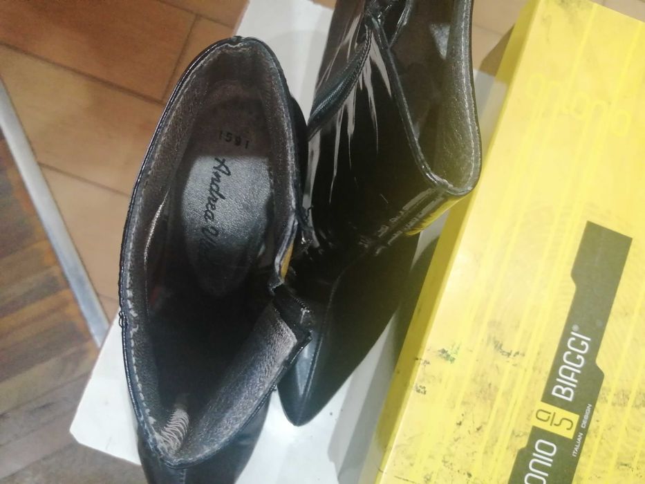 Ботиночки -Турция, лаковые натуральные ,на широкую ножку, размер 39