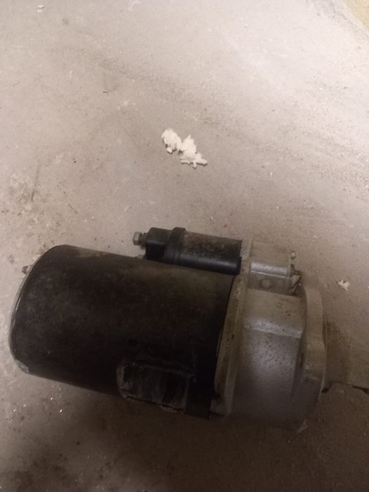 Vendo motor de arranque UMM
