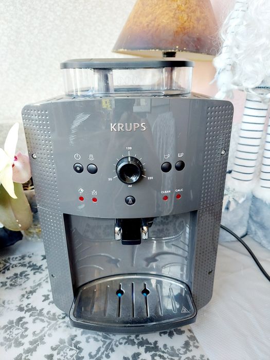 Кавомашина Krups EA81* - Автоматична кавоварка