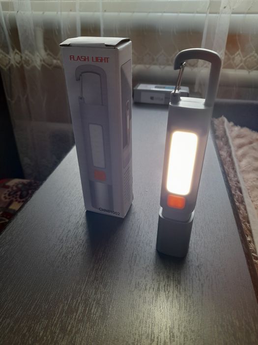 Led ліхтарик з карабіном