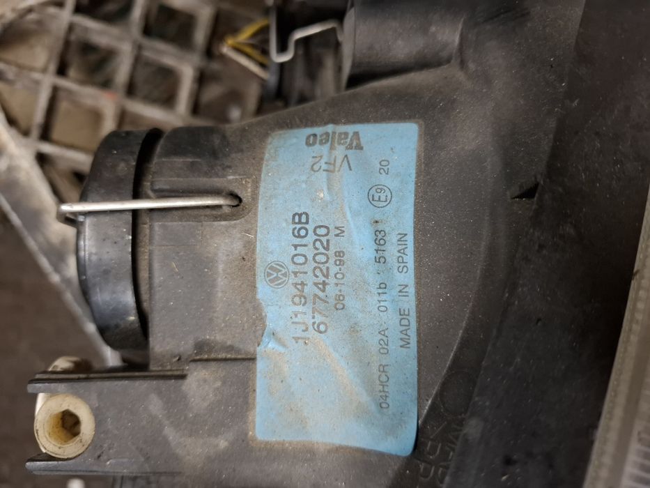 Volkswagen Golf IV Lampy Przód Komplet 015B 016B