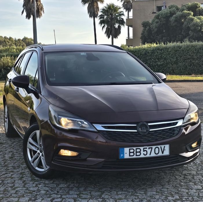 Opel Astra Sports Tourer 1.6 CDTI "2018" (5650€) 260.323km (Distribuição e bi-massa mudado aos 220.000km) COMPLETAMENTE NOVA!!