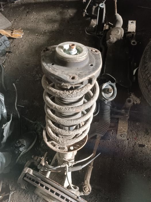 VW Passat B6 2.0 TDI Mcpherson przód amortyzator sprężyna prawa lewa