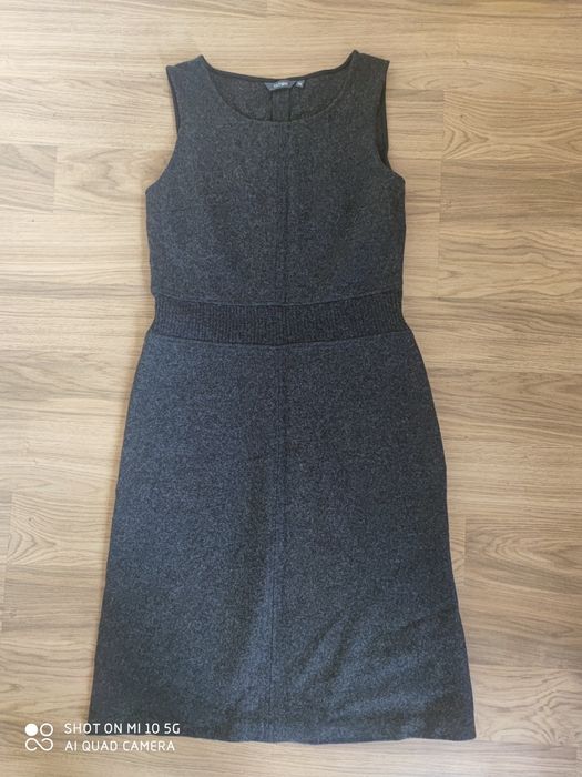 Tatuum 36 sukienka biurowa ołówkowa szara wełna wełniana