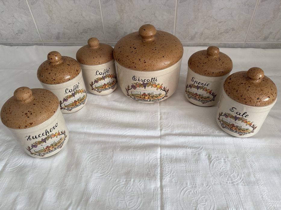 Conjunto de loiça decorativa