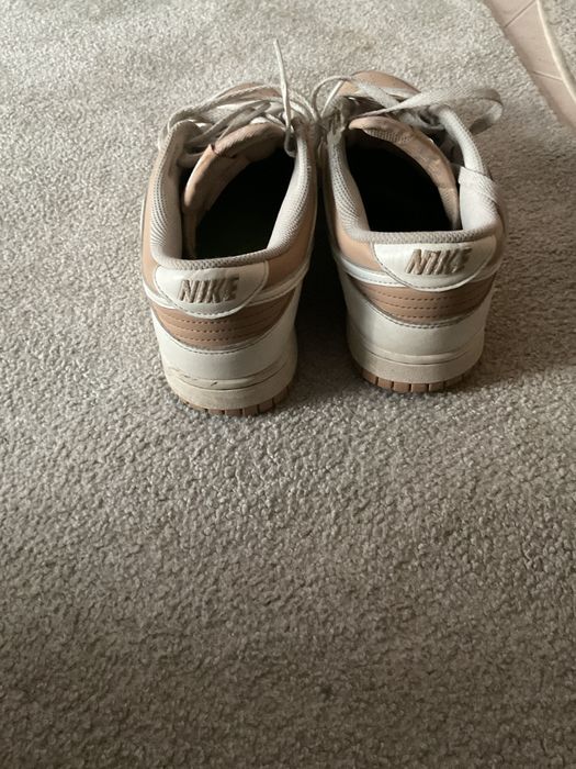 Nike Dunks Bege & Branco – Tamanho 40 | Conforto & Estilo
