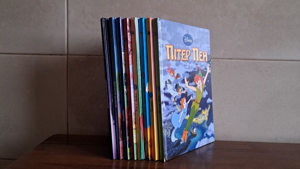 Дитячі книги Діснея.
