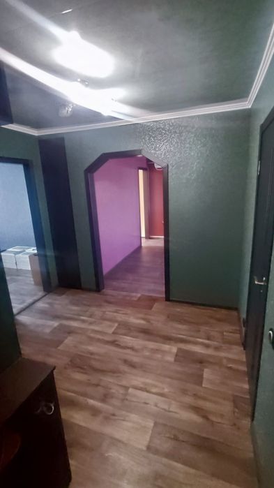 Продам 4-х кімнатну квартиру з автономним опаленням .