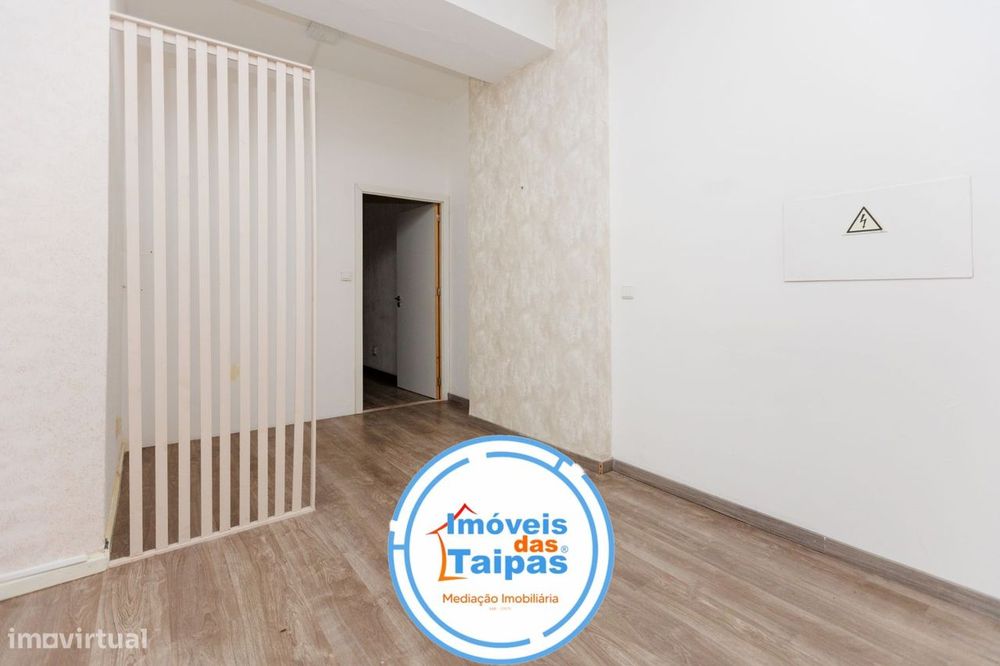 Vende-se Loja no Centro Comercial Passerelle - Caldas das Taipas