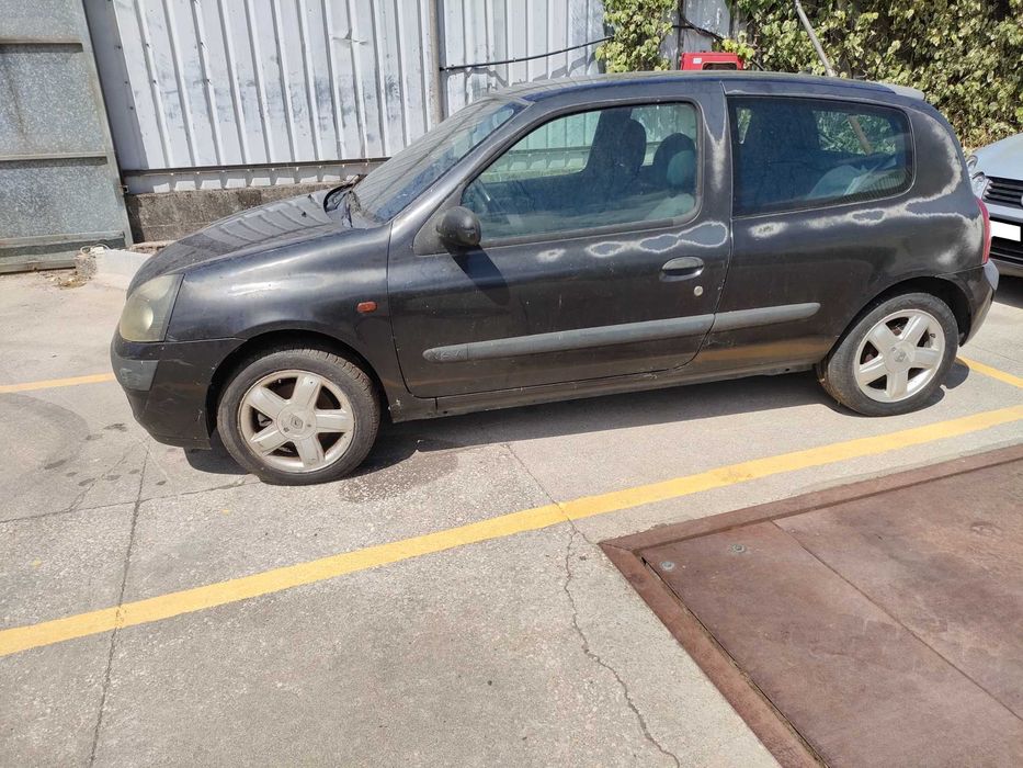 RENAULT Clio II Hatchback (BB, CB) 1.2 16V Gasolina 75 cv / 55 kW 2001 - 2016 Para Peças