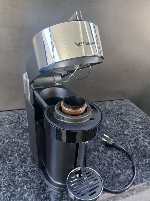Maquina de café Nespresso Vertuo Next