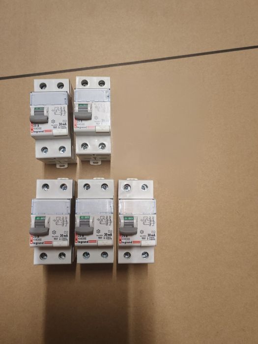 Legrand P302, wyłącznik różnicowoprądowy, różnicówka