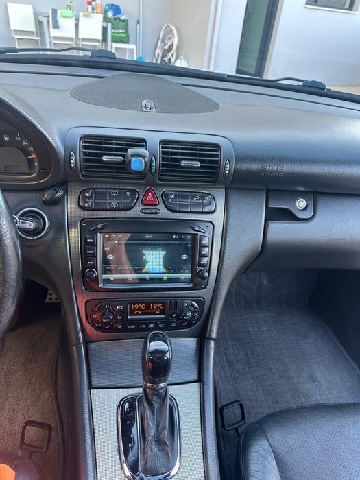Mercedes C220  ( IMPECÁVEL )