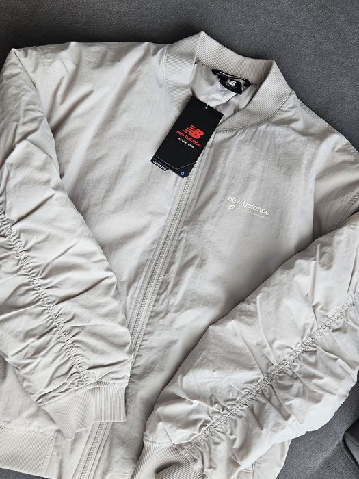 Куртка жіноча New Balance