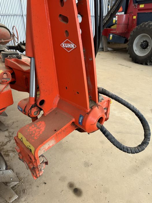 Pług obrotowy kuhn 5 multi master 122