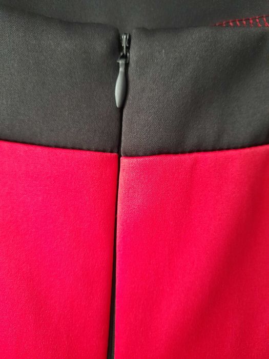 Czerwona elegancka sukienka r.36 S czarna koronka