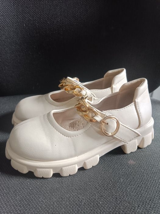 Туфельки для дівчинки. 29 розмір.
