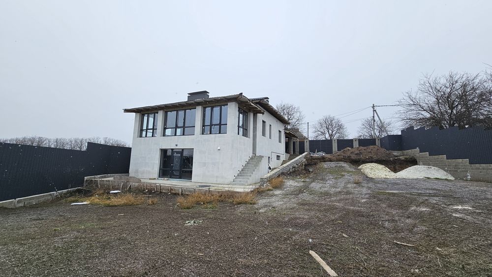 Продам новий елітний будинок Вільне біля Ліани