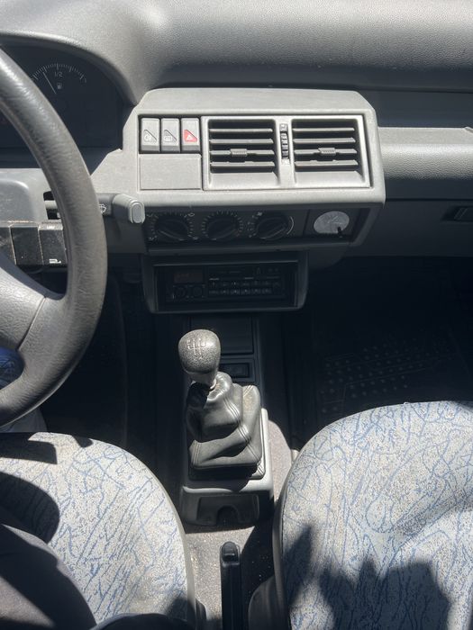 Automovel a gasolina -Renault Clio -