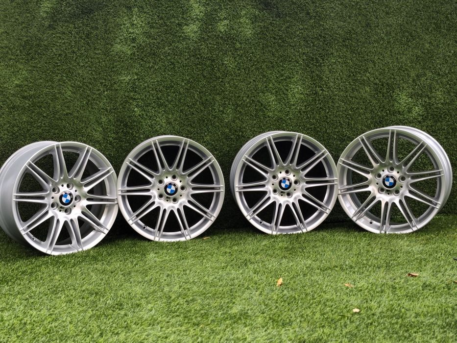 Jantes 19 bmw originais pack M style 225 rigorosamente novas Dupla medida saíram originalmente E90 E91 E92 E93  mas compatível com vários modelos bmw