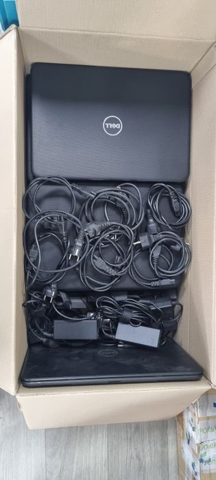Продам ноутбуки Dell 15,6 дюймів  батарея тримає добре