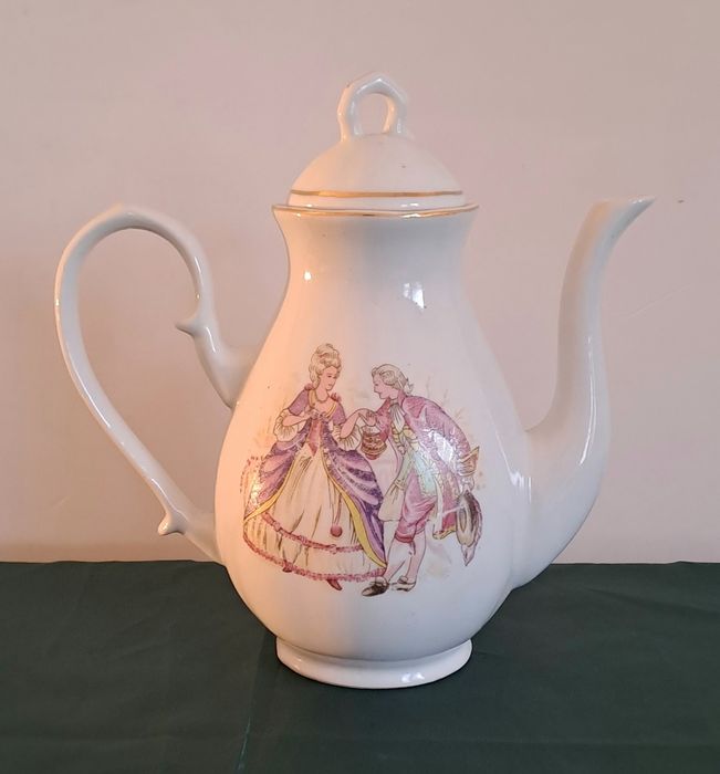 Bule de cafe em porcelana antigo