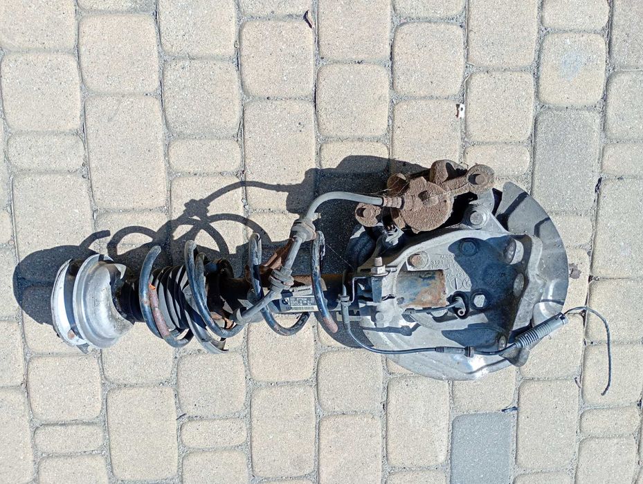 Mcpherson zwrotnica amortyzator prawy przód Bmw E81 E87 N43