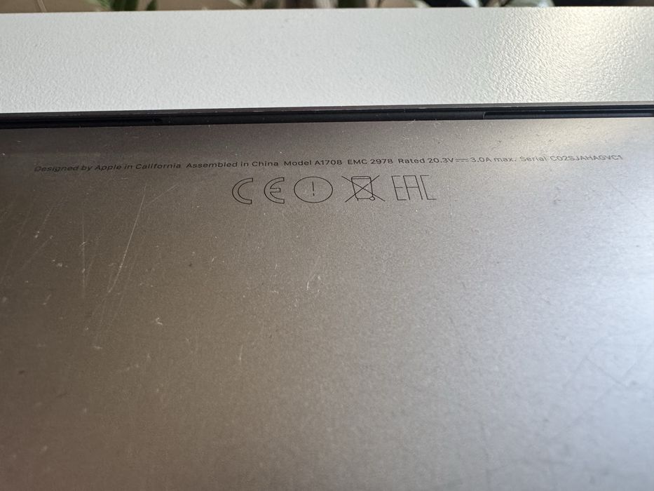 Macbook Pro 13 i5/8GB/256GB