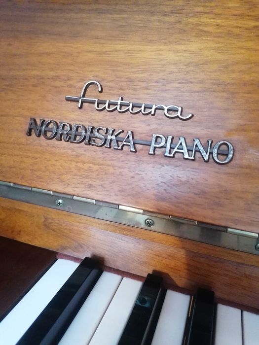 Pianino akustyczne Nordiska Futura PIANO stan bardzo dobry