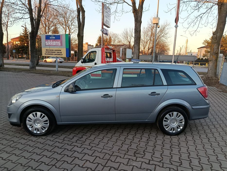 Opel Astra 1.9 CDTI  2010 rok spr  servis /Kombi/150KM