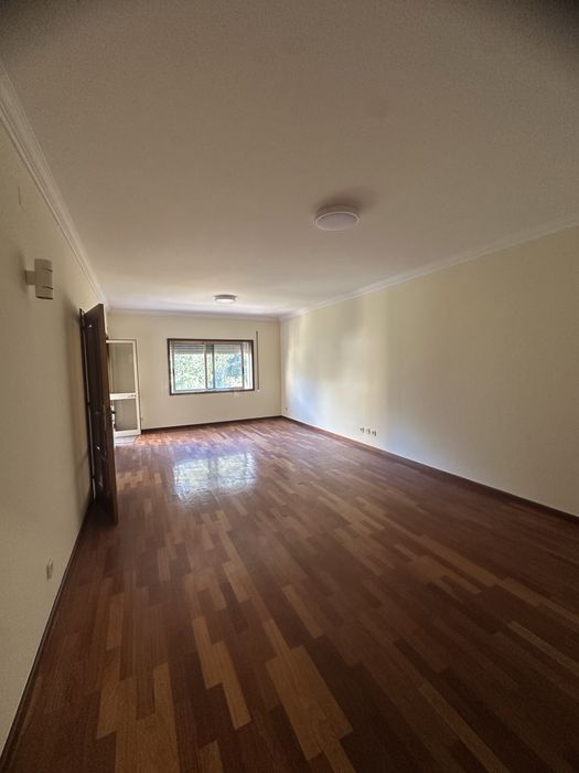 Apartamento T2+1 com lugar de garagem