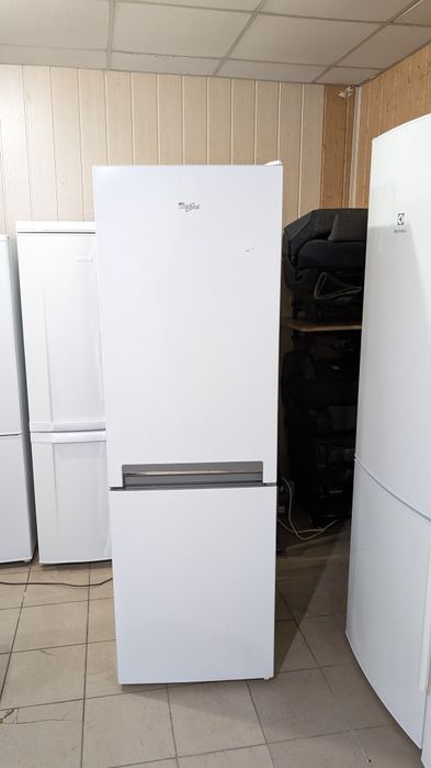 Холодильник Whirlpool. No frost