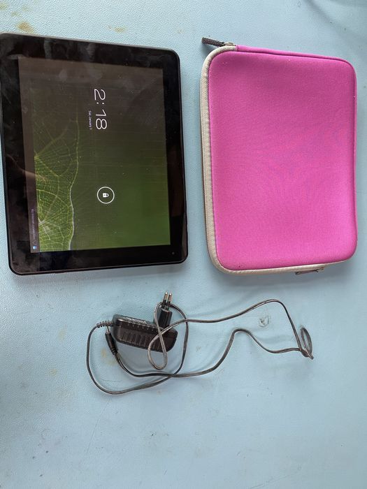 Tablet denver com capa e carregador