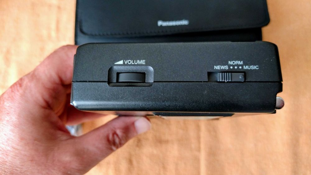 Radio Portatil Panasonic RF-B33 FM/MW/SW