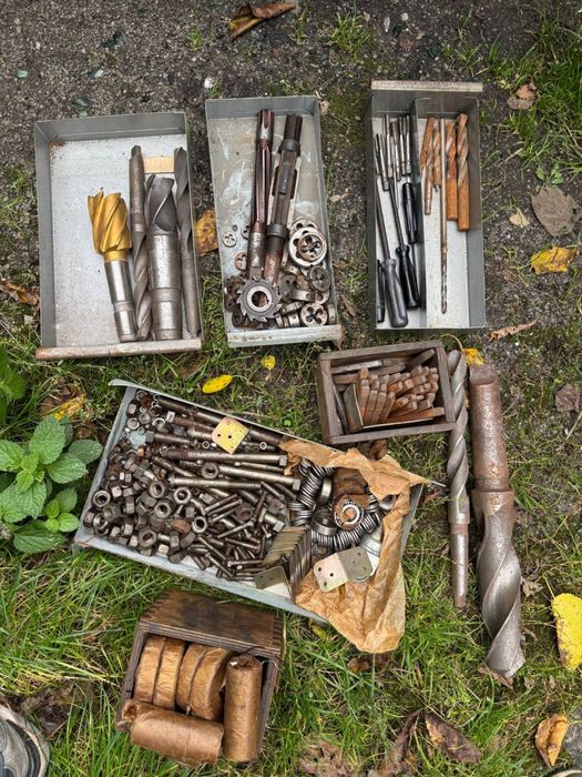 Сверла токарные патрон кулачки мечики подшипник резцы