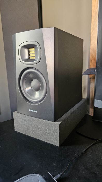 Monitores de estúdio Adam T5V c/caixa