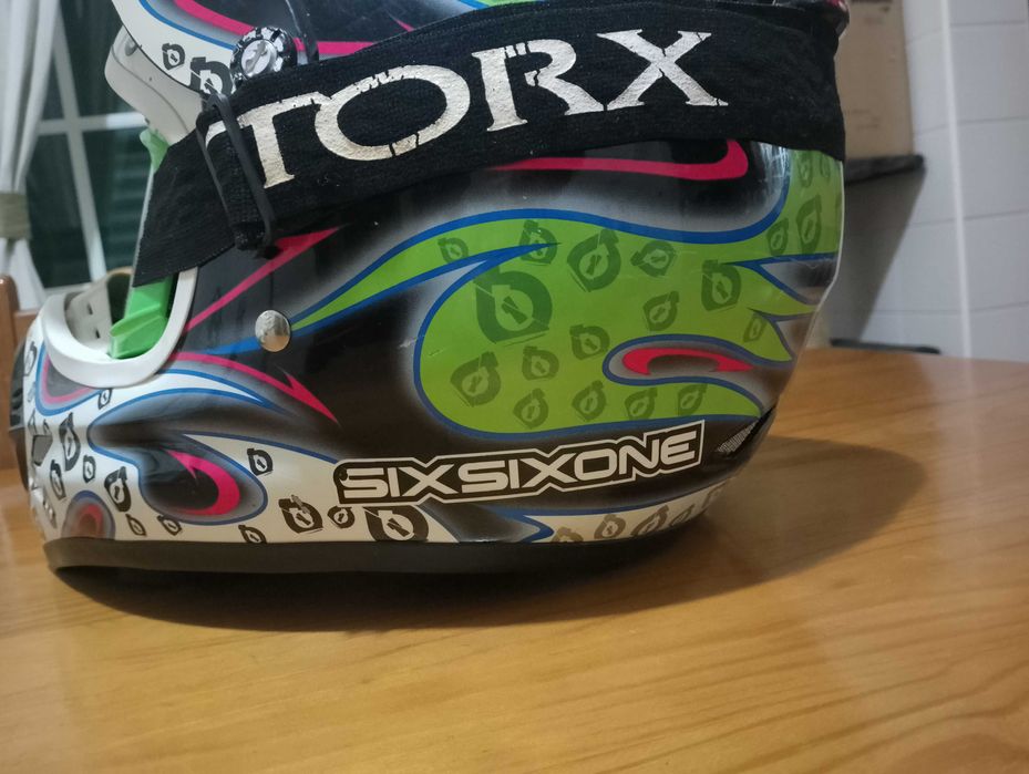 Capacete enduro motocross sixsixone