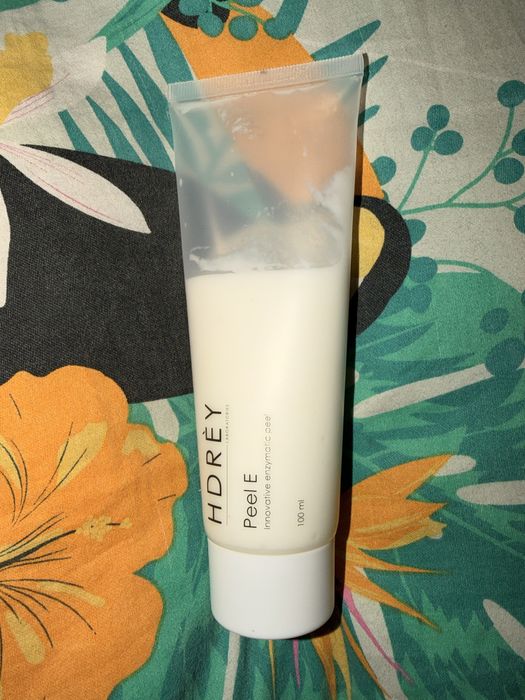 Peeling do twarzy hdrey  uzyty raz cena ostateczna