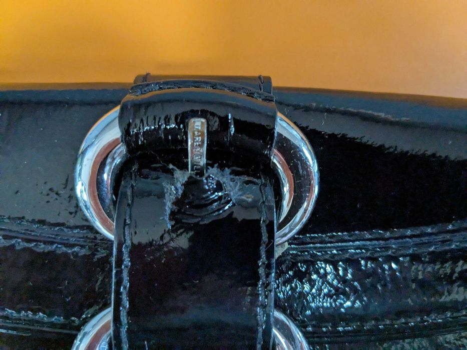 Karen Millen czarny lakierowany portfel